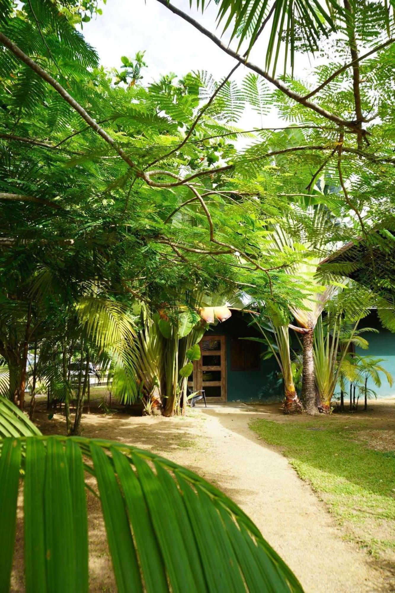 Houttuyn Wellness River Resort Paramaribo Exterior photo